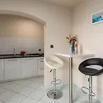 Hundefreundliches Paradies Mit Pool, Spielplatz, Grillbereich, Privater Terrasse Radmani