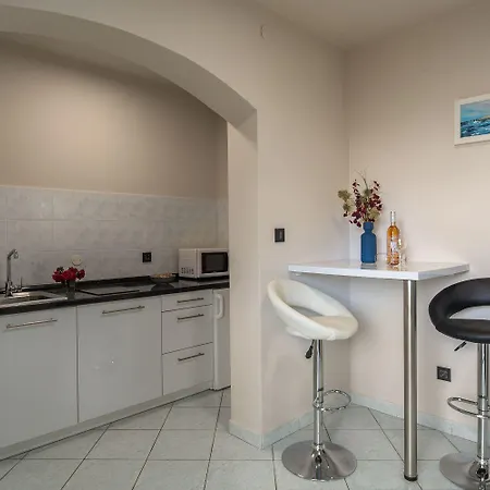 Hundefreundliches Paradies Mit Pool, Spielplatz, Grillbereich, Privater Terrasse * Radmani