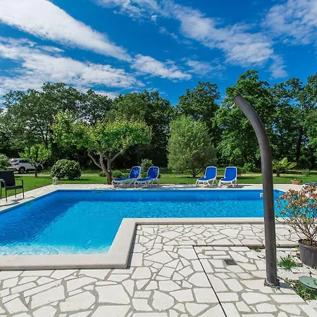 Apartmán Hundefreundliches Paradies Mit Pool, Spielplatz, Grillbereich, Privater Terrasse Radmani