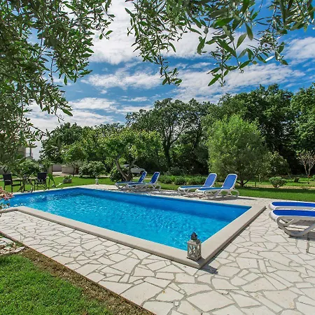 Apartmán Hundefreundliches Paradies Mit Pool, Spielplatz, Grillbereich, Privater Terrasse Radmani