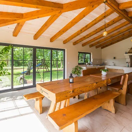 Hundefreundliches Paradies Mit Pool, Spielplatz, Grillbereich, Privater Terrasse Apartmán