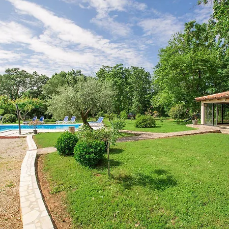 Apartman Hundefreundliches Paradies Mit Pool, Spielplatz, Grillbereich, Privater Terrasse Radmani